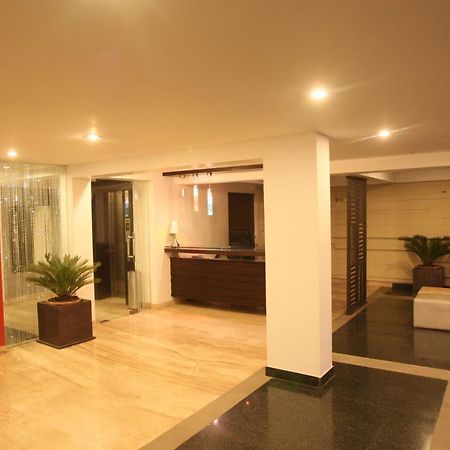 Emblem Hotel New Friends Colony, New Delhi Nova Deli Exterior foto