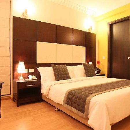 Emblem Hotel New Friends Colony, New Delhi Nova Deli Exterior foto