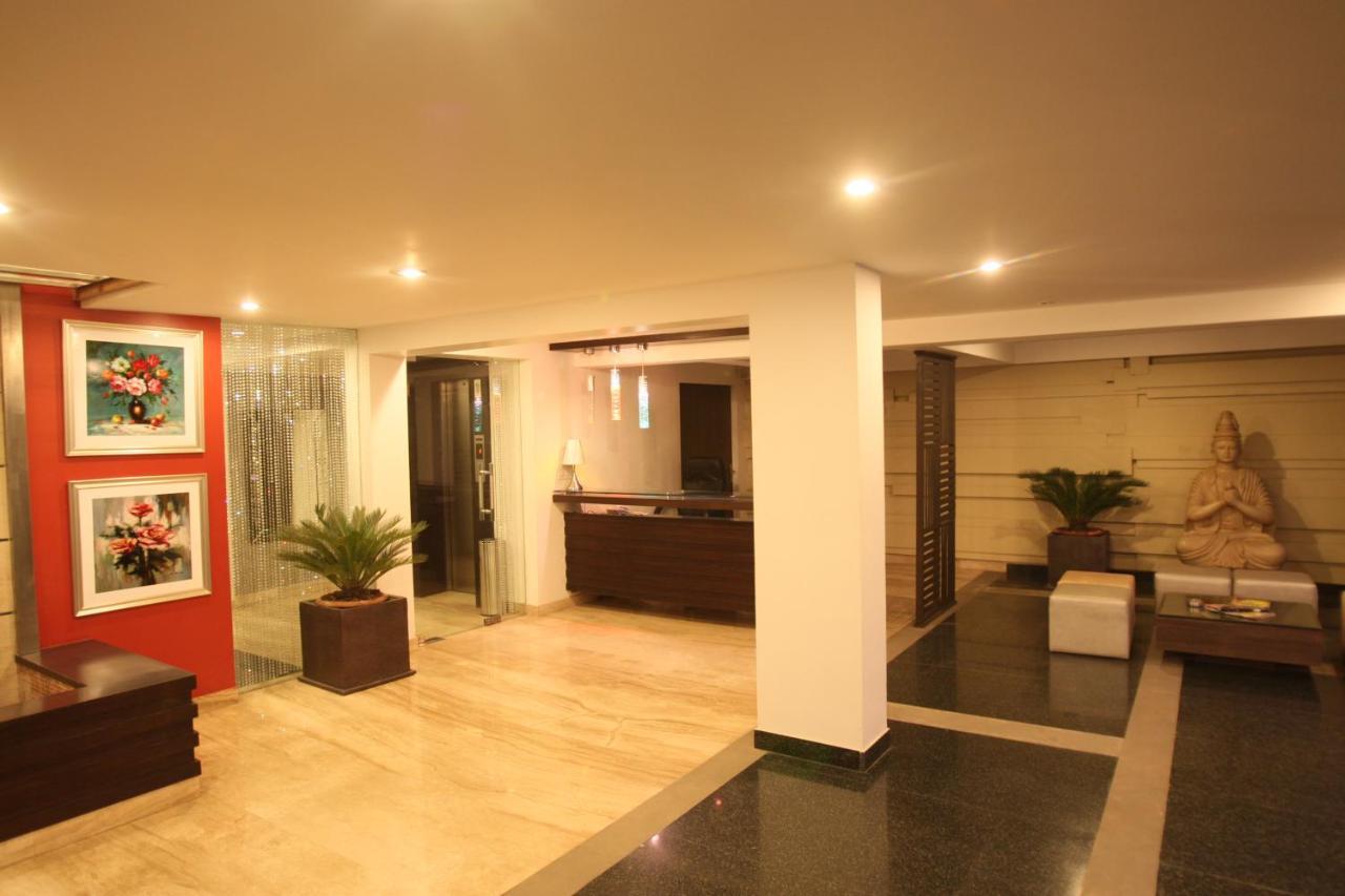 Emblem Hotel New Friends Colony, New Delhi Nova Deli Exterior foto