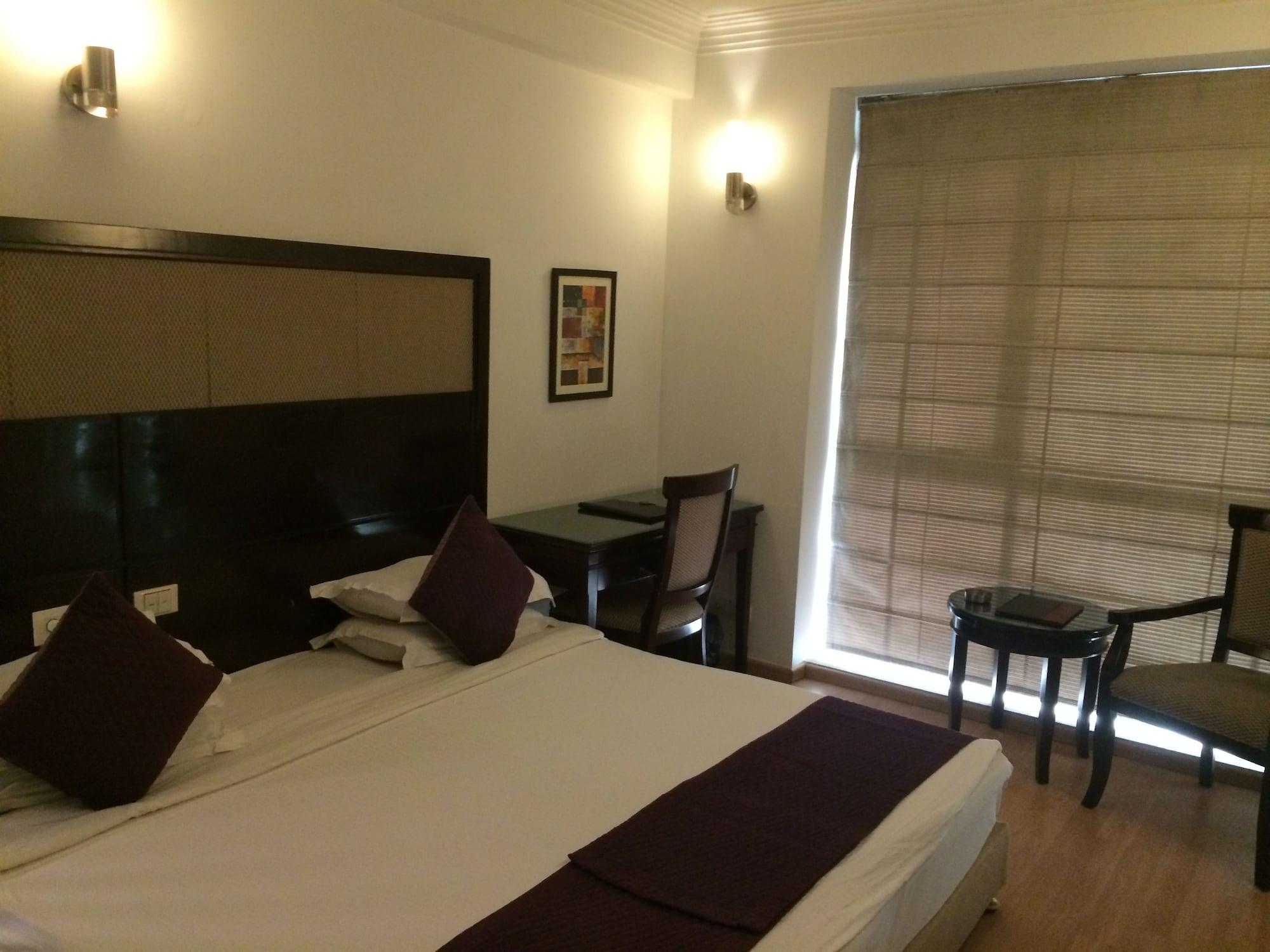 Emblem Hotel New Friends Colony, New Delhi Nova Deli Exterior foto