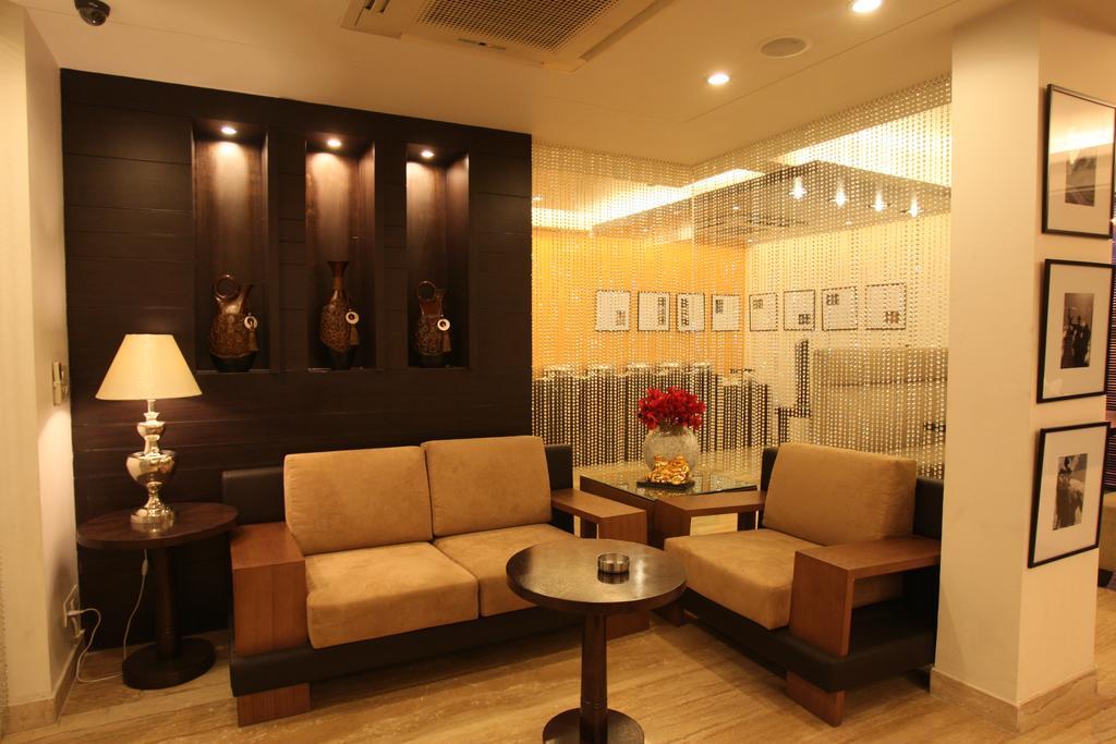 Emblem Hotel New Friends Colony, New Delhi Nova Deli Exterior foto