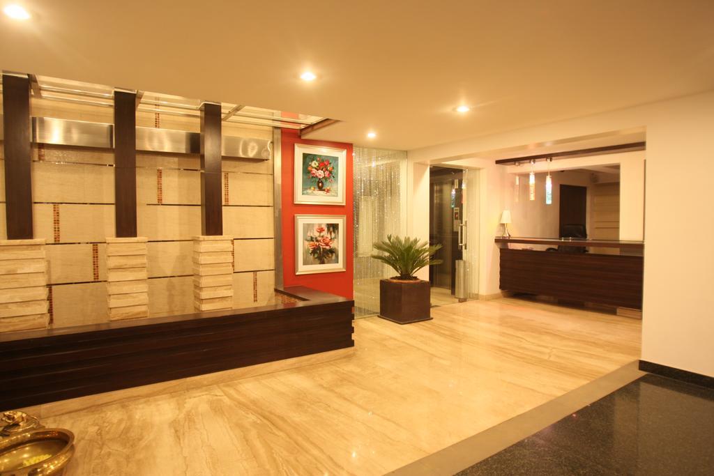 Emblem Hotel New Friends Colony, New Delhi Nova Deli Exterior foto