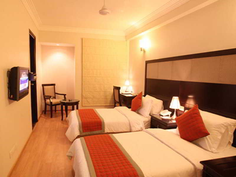 Emblem Hotel New Friends Colony, New Delhi Nova Deli Exterior foto