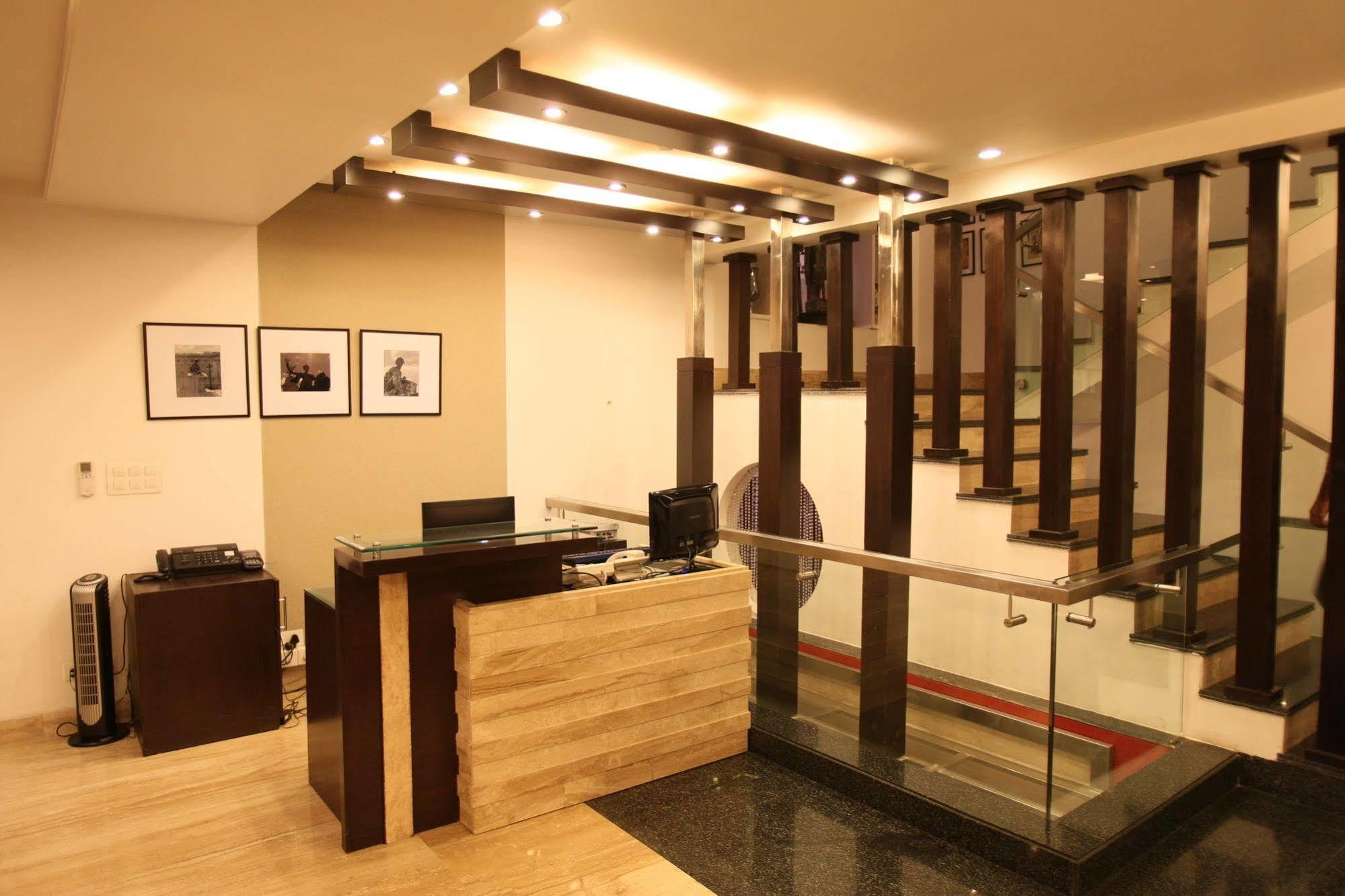 Emblem Hotel New Friends Colony, New Delhi Nova Deli Exterior foto