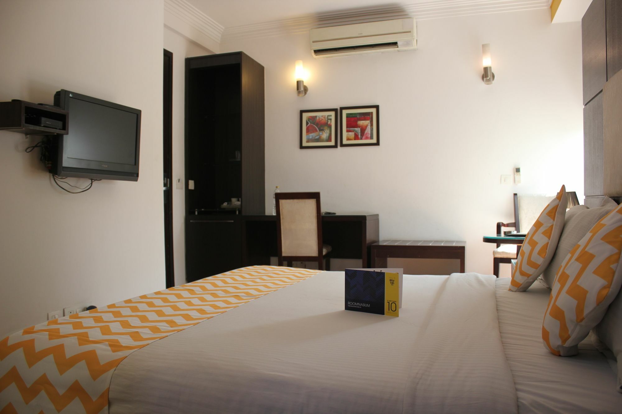 Emblem Hotel New Friends Colony, New Delhi Nova Deli Exterior foto