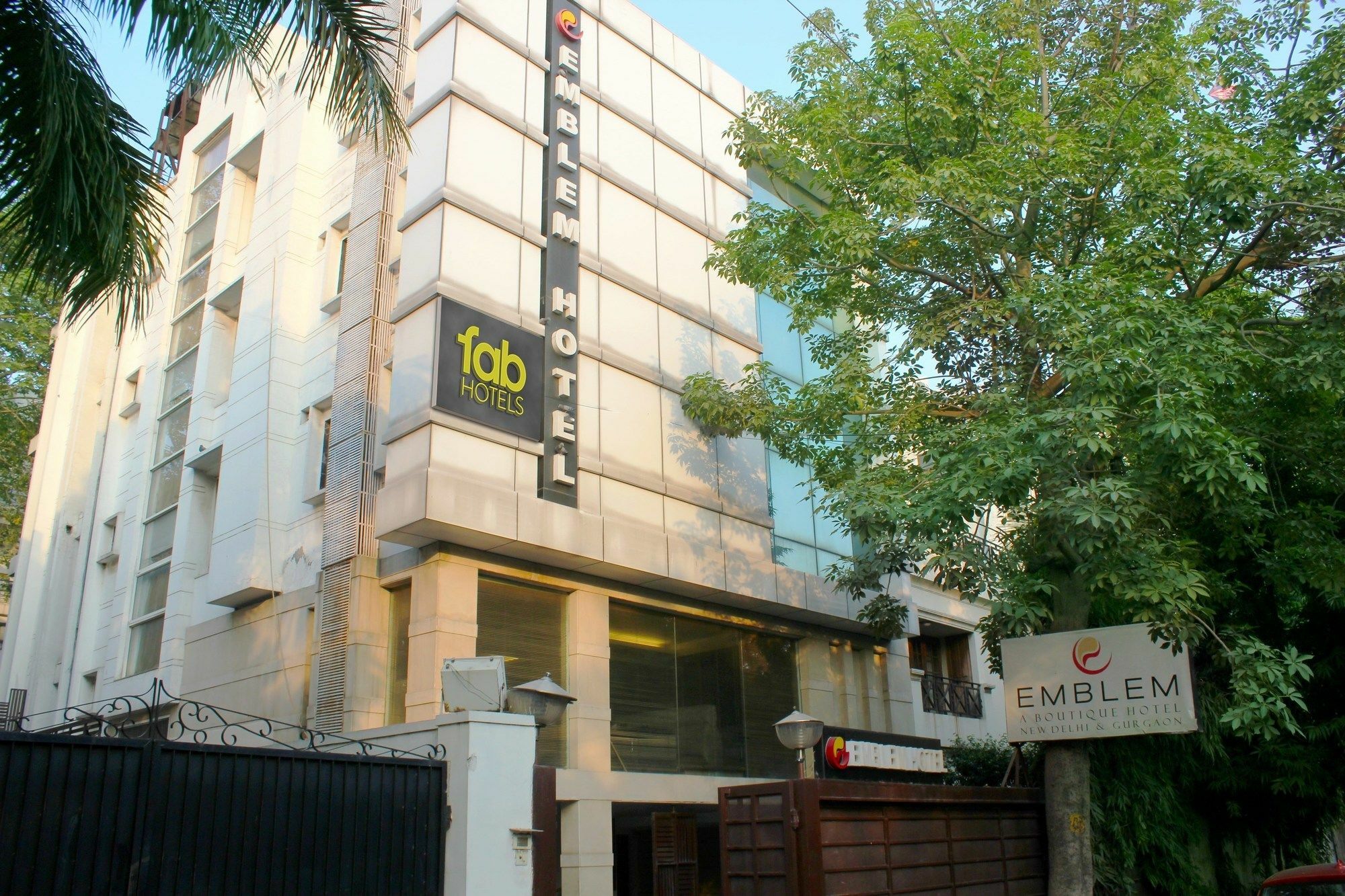 Emblem Hotel New Friends Colony, New Delhi Nova Deli Exterior foto
